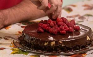 02-Chocolate-Raspberry-Cheesecake